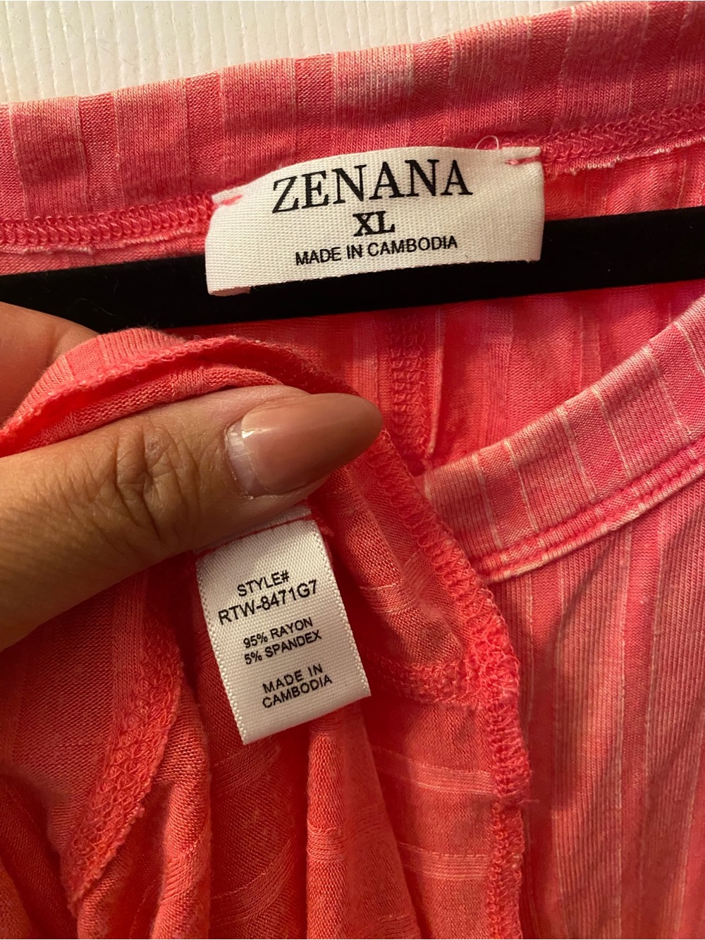 ZENANA- Distressed Acid Washed Snap Front‎ Tank Top Size XL - Picture 3 of 4